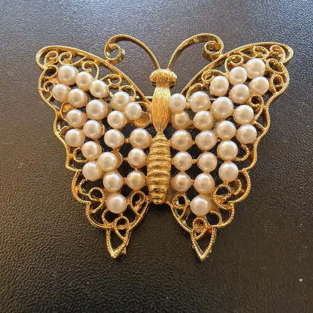 Vintage Signed Lisner Estate Butterfly Brooch Faux Pearls Gold Tone